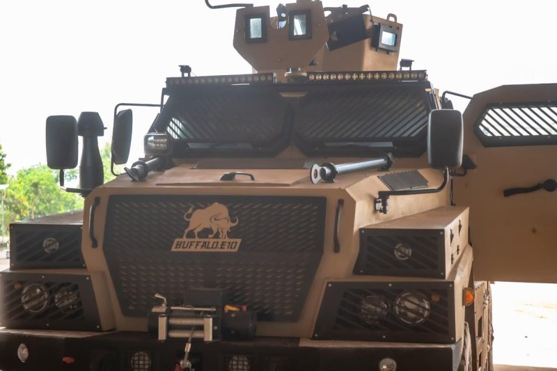 بوركينا فاسو تعزز دفاعاتها بمركبات Buffalo E10 (Temsah-2) MRAP مصرية الصنع 20240129_103506-scaled