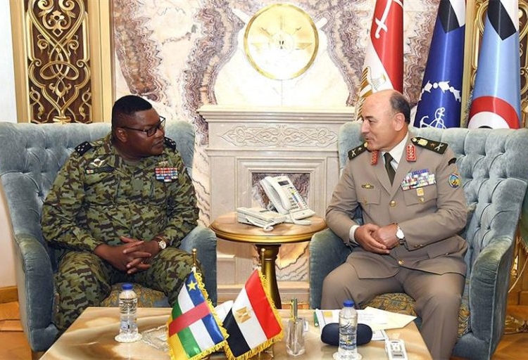 The Chief of Staff of the Egyptian Armed Forces, Lt. Gen. Osama Askar, met in Cairo on June 26 with his counterpart from the Central African Republic, General Zéphirin Mamadou.