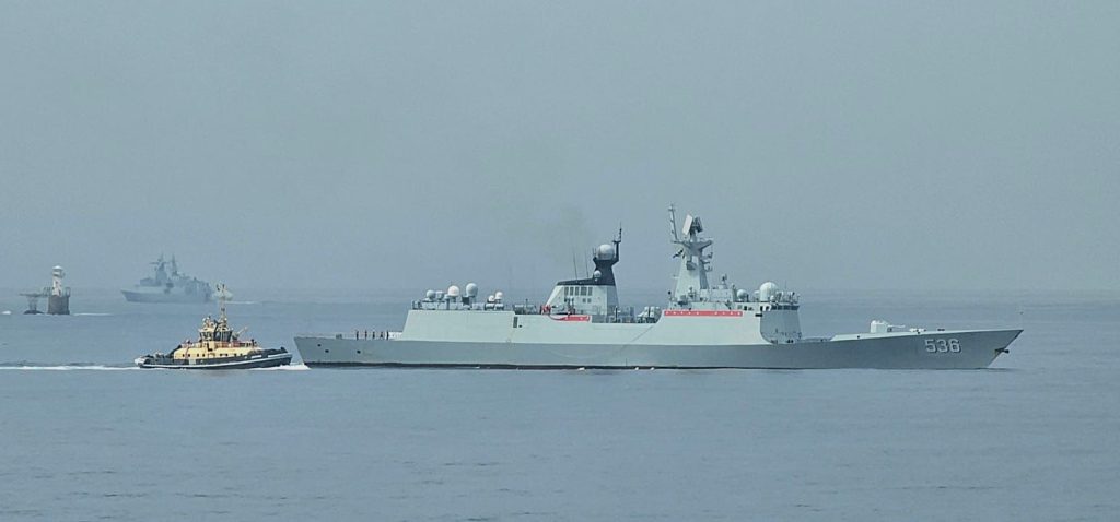 A People’s Liberation Army Navy (PLAN) warship, the Type 054A Frigate Chinese Navy Ship (CNS) CNS Xuchang (FFG536), arrived in our bay. She is being escorted by Tug Imbuvu. 📸Charles Booysen