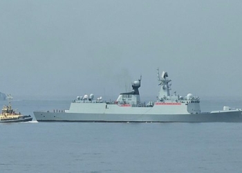 A People’s Liberation Army Navy (PLAN) warship, the Type 054A Frigate Chinese Navy Ship (CNS) CNS Xuchang (FFG536), arrived in our bay. She is being escorted by Tug Imbuvu. 📸Charles Booysen