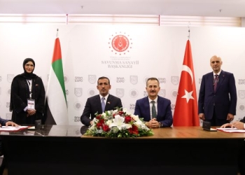 Dr. Khalifa ALBLOOSHI, CEO of Calidus Holding Group and Dr. Mehmet Akif NACAR, CEO of HAVELSAN, signing the Agreement at SAHA Expo 2024 at Istanbul, in the presence of Mr. Haluk GÖRGÜN of Secretary of Turkish Defence Industries and H.E. Mohamed bin Fadhil Al Mazrouei, UAE Minister of State for Defense Affairs.