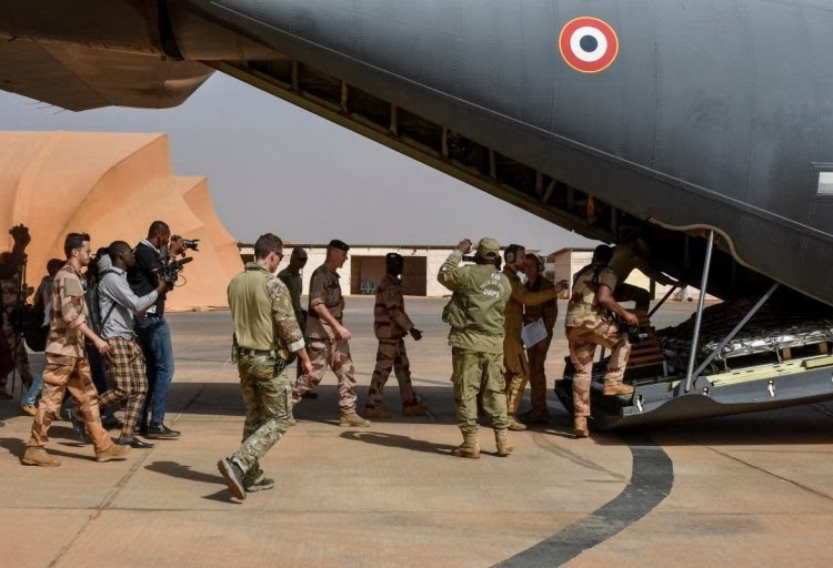 France troops withdrawing from africa