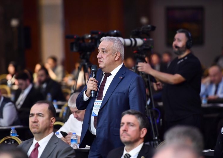 Eray Yükseloğlu the Chairman at RAFF Military Textile sharing valuable insights at the Turkey’s 4th Defense and Aerospace Conference.
